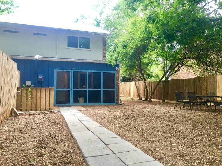 Family Friendly Downtown Home - Private Yard & Grill - Location, Location, Location! Athens Esterno foto