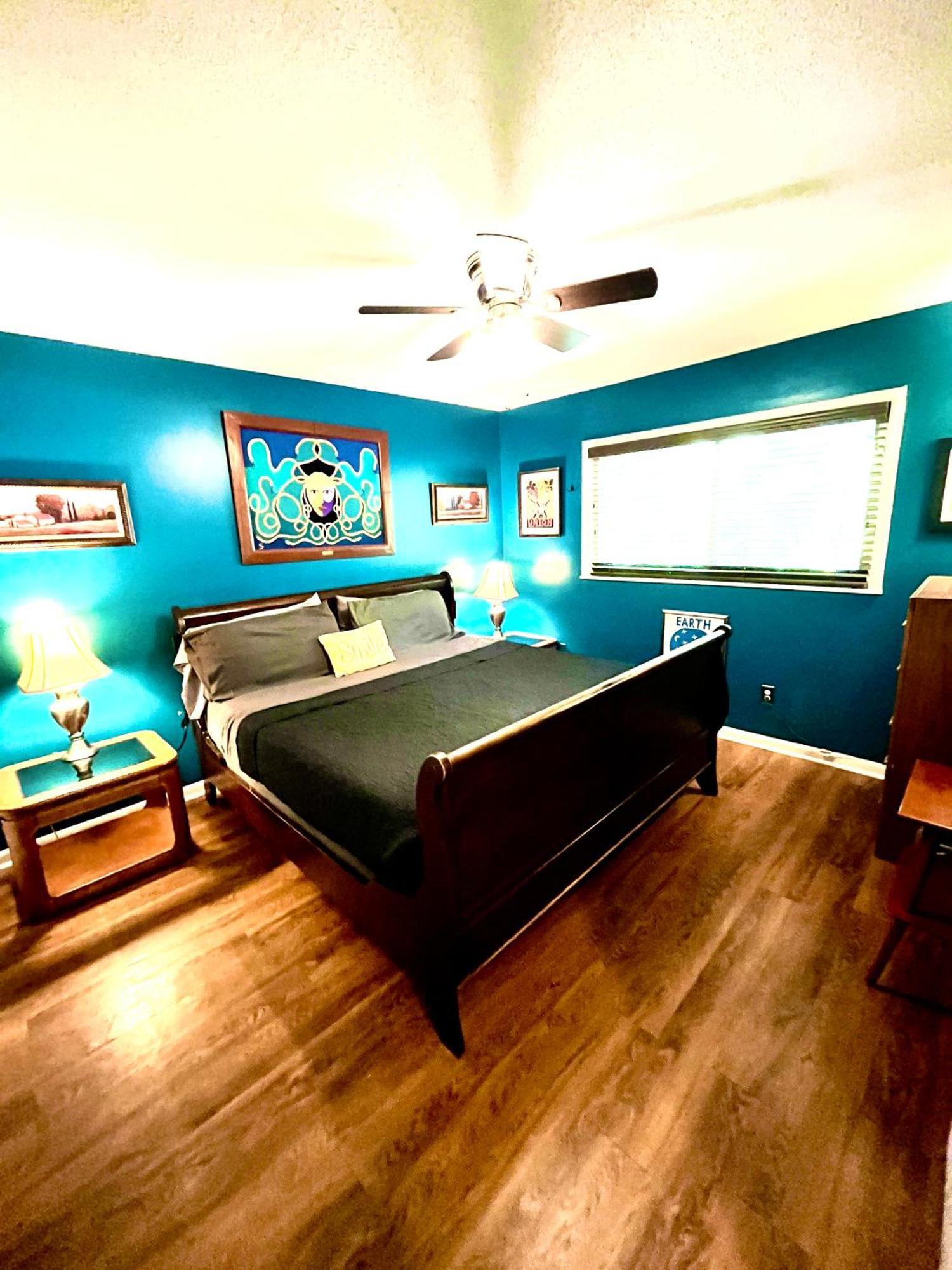 Family Friendly Downtown Home - Private Yard & Grill - Location, Location, Location! Athens Esterno foto