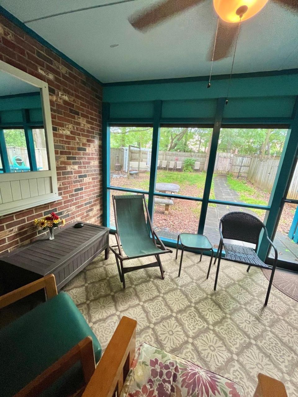 Family Friendly Downtown Home - Private Yard & Grill - Location, Location, Location! Athens Esterno foto